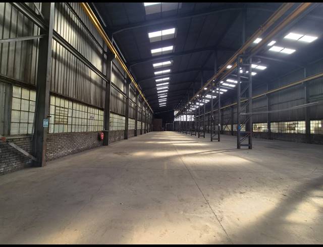 2,400M² WAREHOUSE TO LET IN WADEVILLE